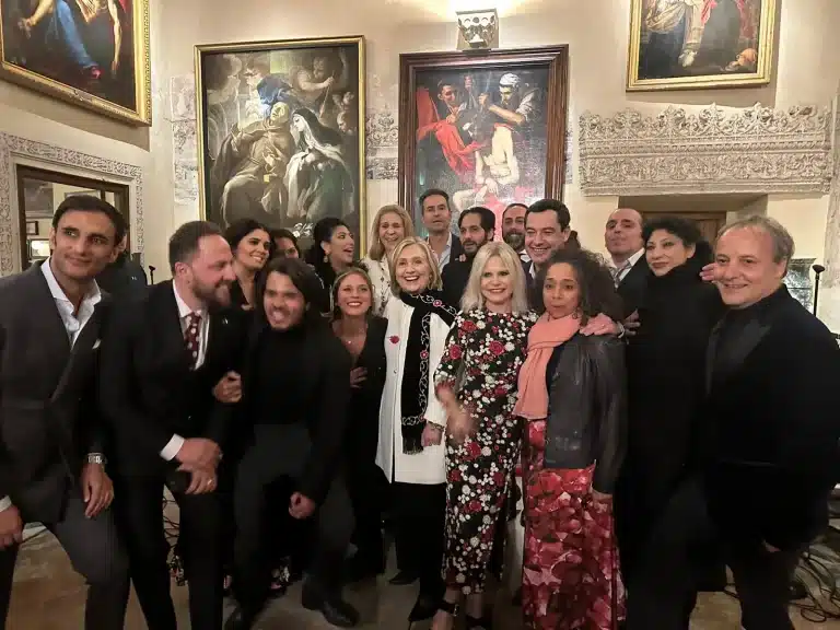 ¿Qué hacía Hillary Clinton en la fiesta de la Casa de Alba en Sevilla? 