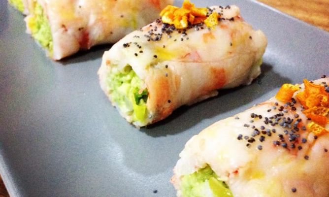 cocina.aperitivos.rollitosdecarpacciodelangostinoconaguacate.242919.1417706851-668x400x80xX Carpaccio de langostino con aguacate