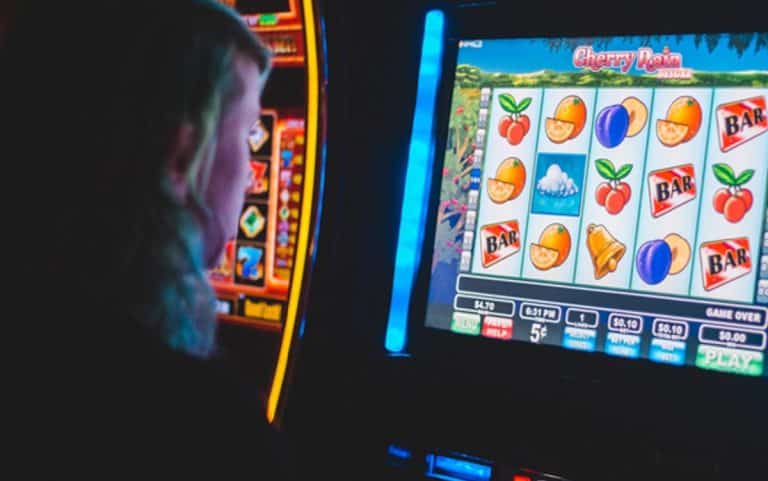 Casino Online: Celebridades en las Máquinas Tragamonedas