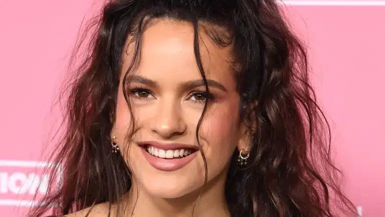 Rosalía: Innovación y estilo único, descubre los secretos de su look