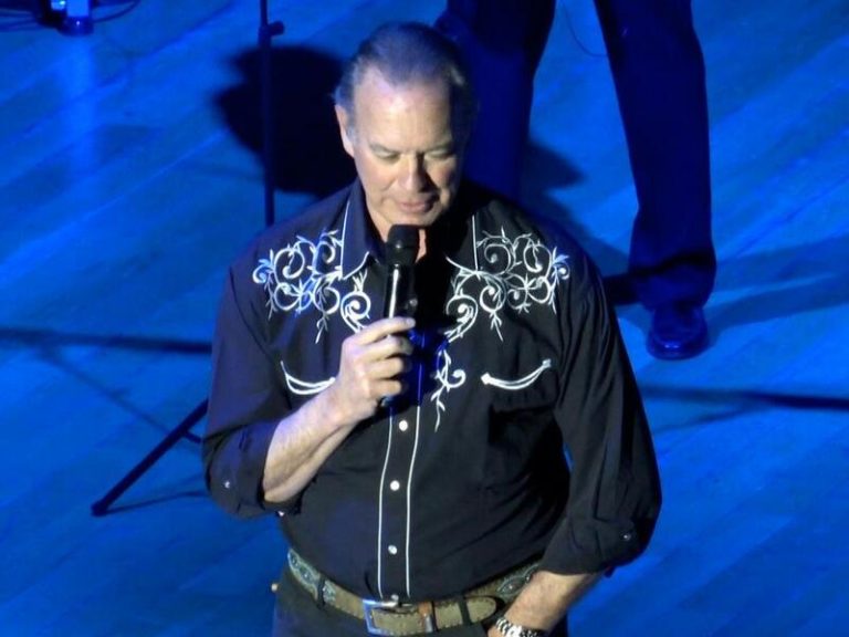 Bertín Osborne regresa a los escenarios y se sincera sobre su paso por el Covid y su retirada de televisión