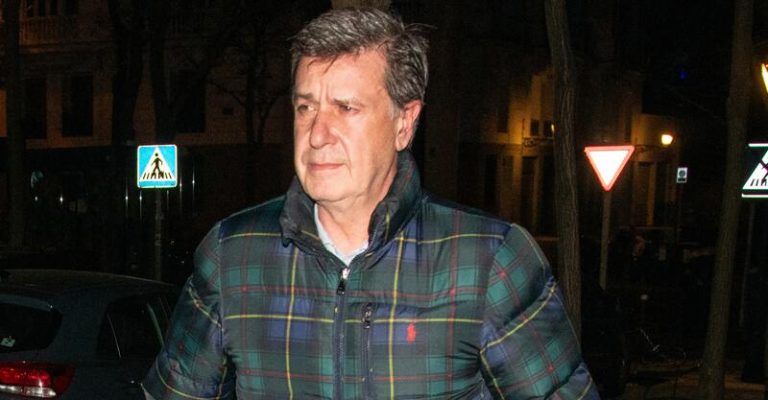 Cayetano Martínez de Irujo, indignado, explota ante los rumores de reconciliación con Genoveva Casanova