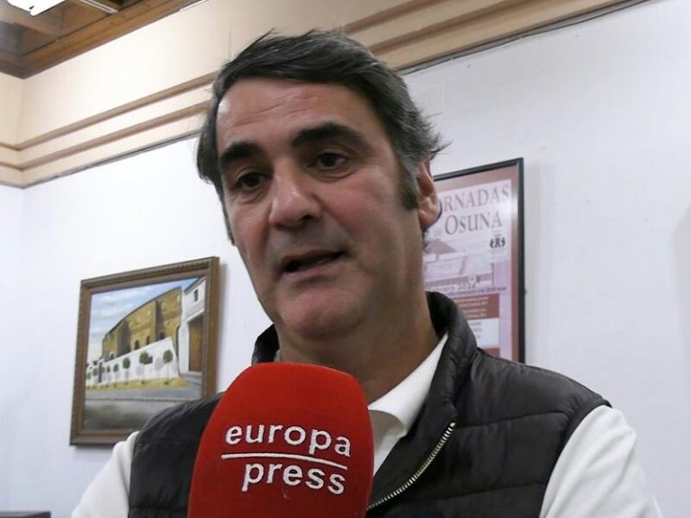 Jesulín de Ubrique ofrece una charla taurina con la que hace un recorrido a su trayectoria profesional