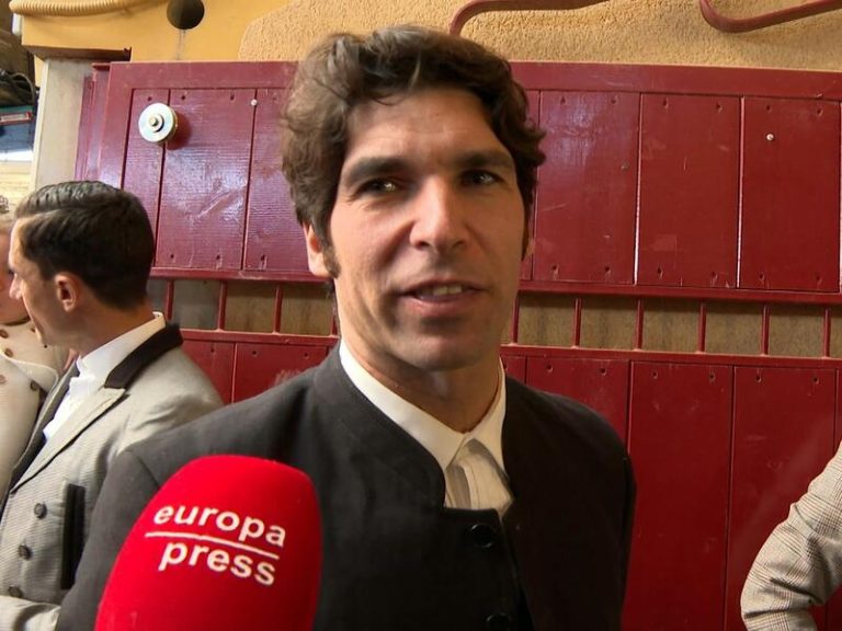 Cayetano Rivera y su hijo disfrutan de una tarde de toros