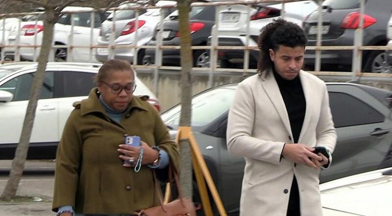 Dani Alves recibe la visita de sus abogadas horas antes de conocer la resolución de su causa