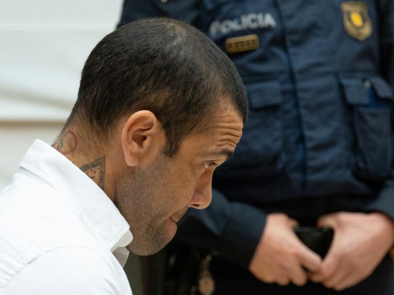 Dani Alves, condenado por agresión sexual a cuatro años y seis meses de prisión