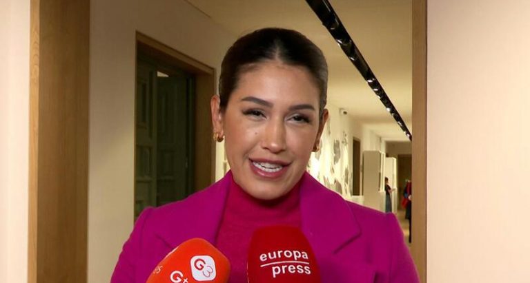 Gabriela Guillén hace su primera aparición pública tras convertirse en madre
