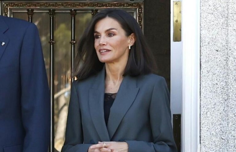 La reina Letizia sorprende con su corte de melena