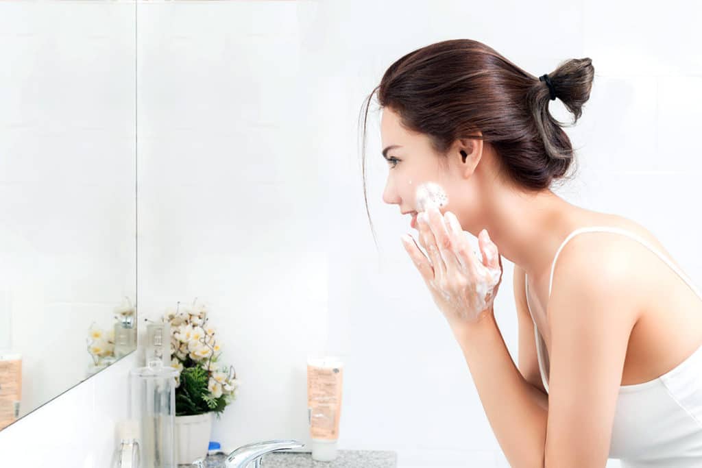IMPORTANCIA DE LA LIMPIEZA FACIAL PROFUNDA:  LOS SUPLEMENTOS Y VITAMINAS PARA LA PIEL 
