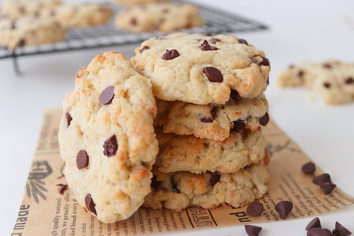 Receta clásica de cookies con pepitas de chocolate, un placer para el paladar