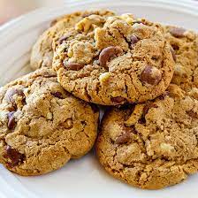 Receta clásica de cookies con pepitas de chocolate, un placer para el paladar