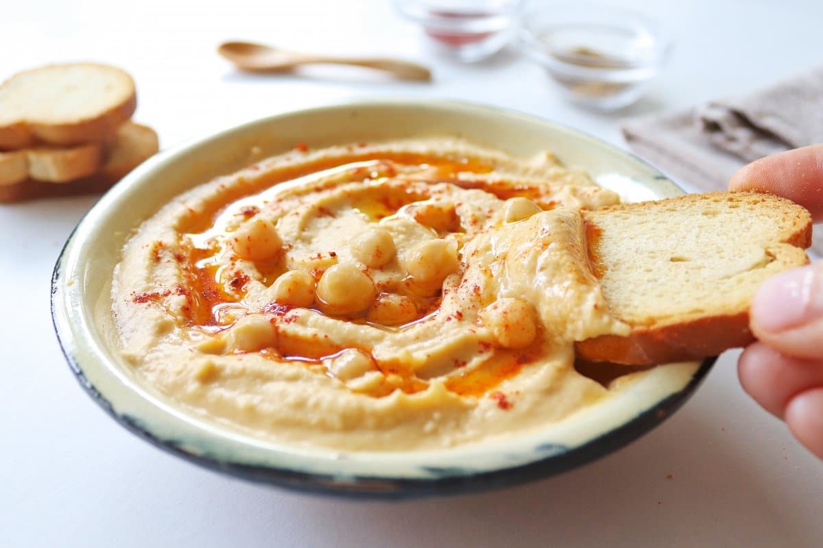 Hummus de garbanzos: una delicia mediterránea para compartir