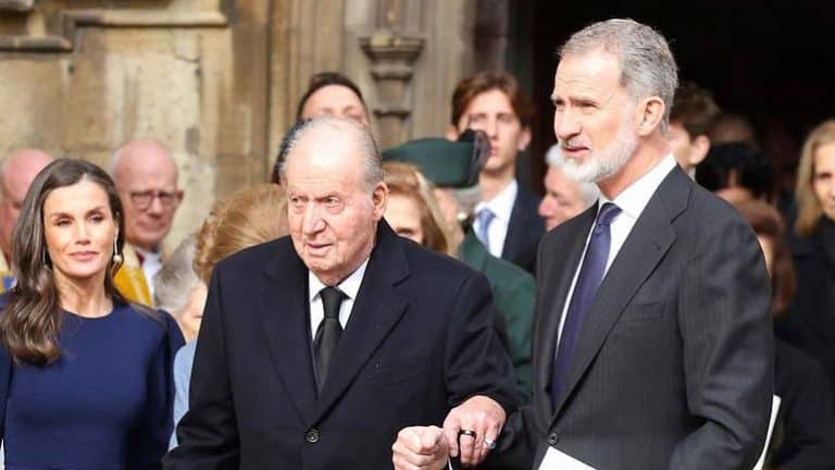 El suceso inesperado que ha unido a Juan Carlos I con el rey Felipe: Letizia ha sido testigo