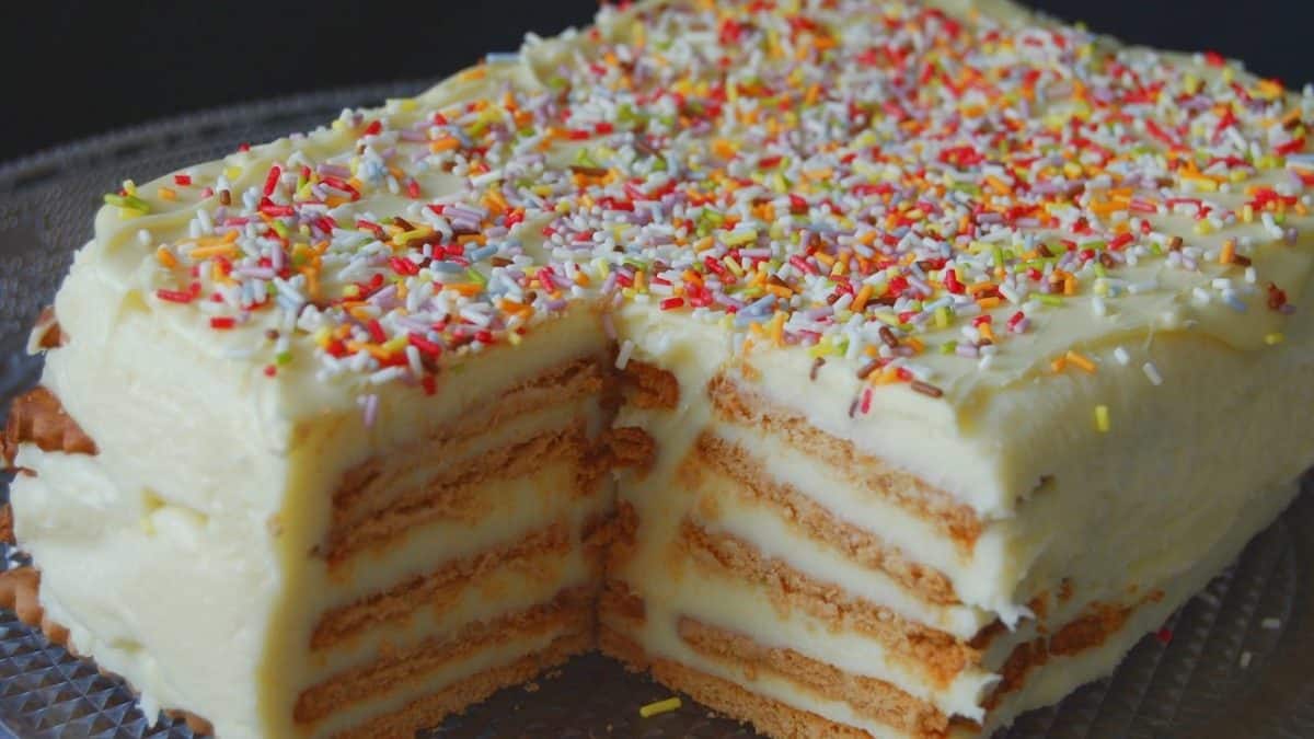 Tarta de galletas y chocolate blanco, un manjar para toda la familia