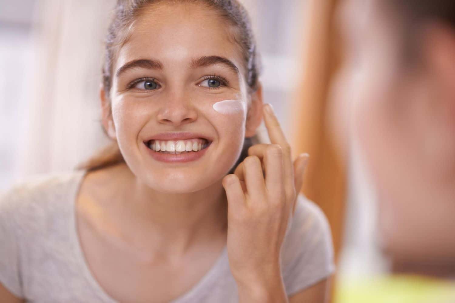 LA IMPORTANCIA DE LA EXFOLIACIÓN Y  EL PODER DE LAS MASCARILLAS FACIALES