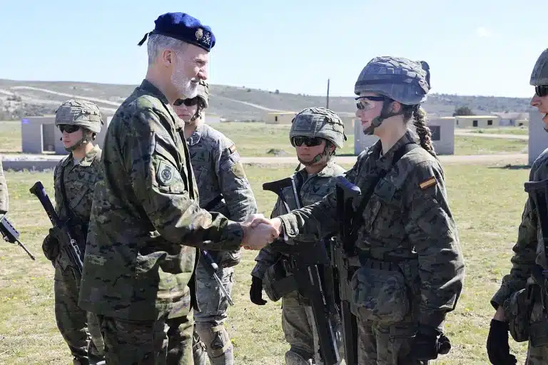 La comida de rancho que ha compartido Felipe VI en su visita sorpresa a Leonor