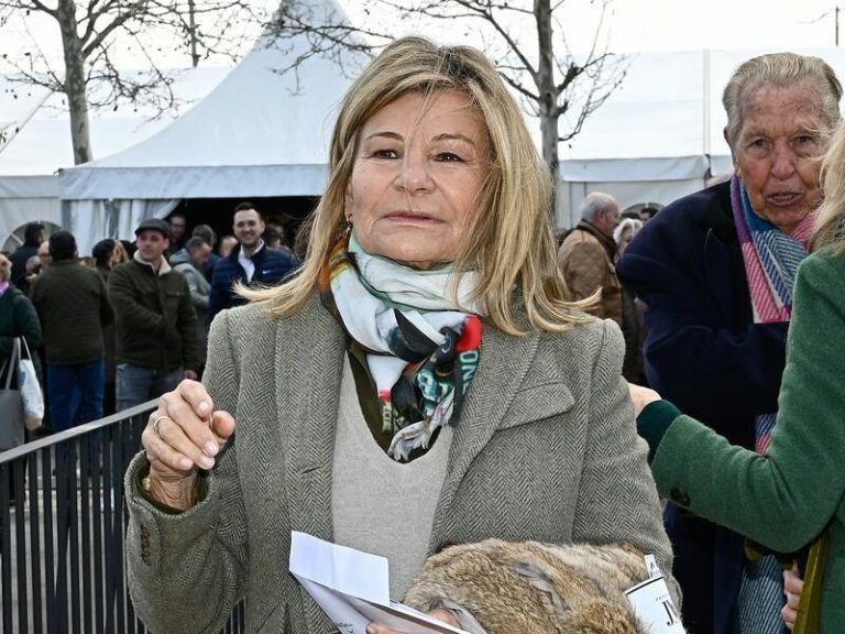 Cari Lapique sale en defensa de Genoveva Casanova