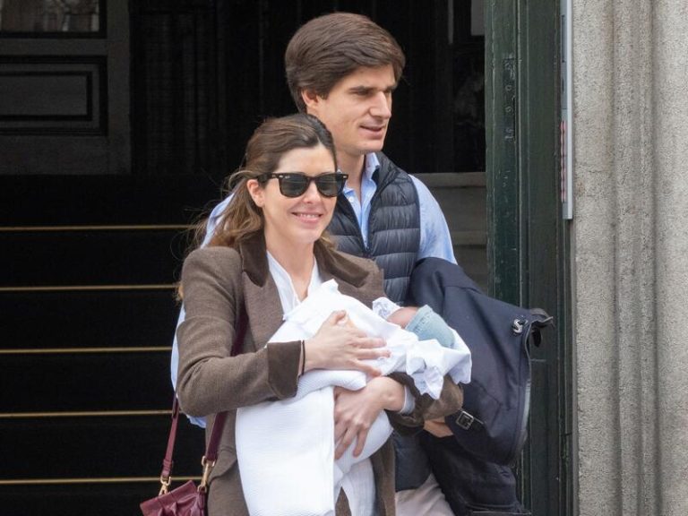 Belén Corsini y Carlos Fitz-James, primer paseo con su hijo Carlos
