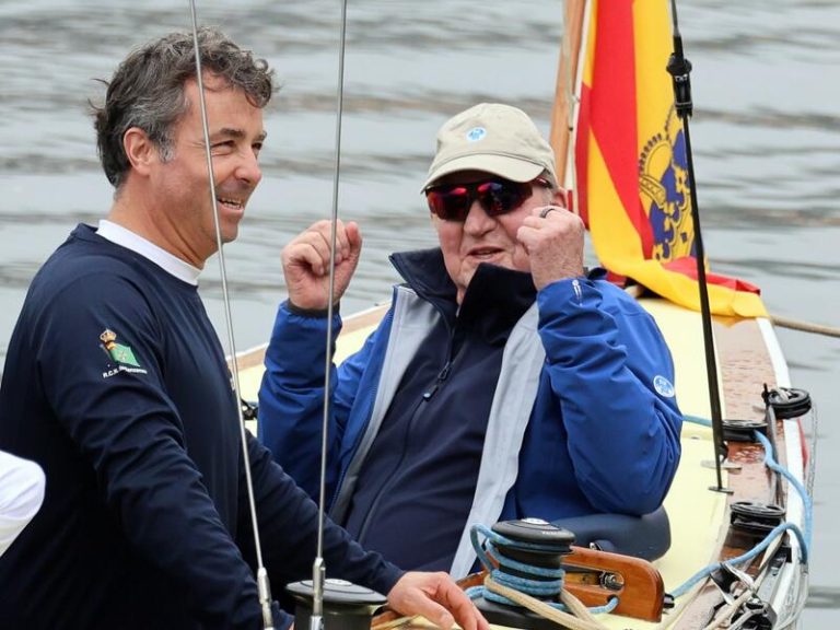 El Rey Juan Carlos I sale a navegar a bordo del ‘Bribón’