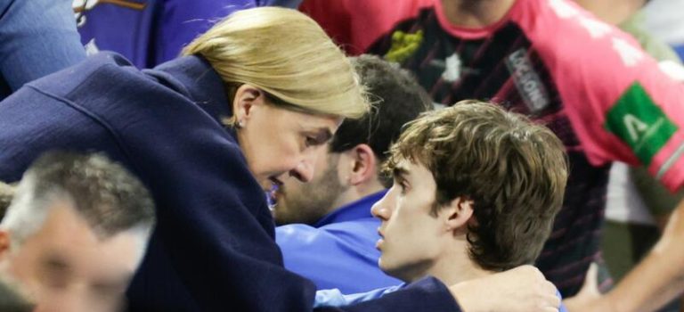 La infanta Cristina consuela a su hijo Pablo Urdangarín