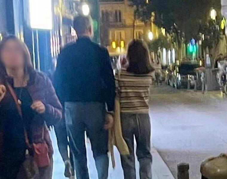 Los Reyes, Don Felipe y Doña Letizia, disfrutan de una tarde por el centro de Madrid