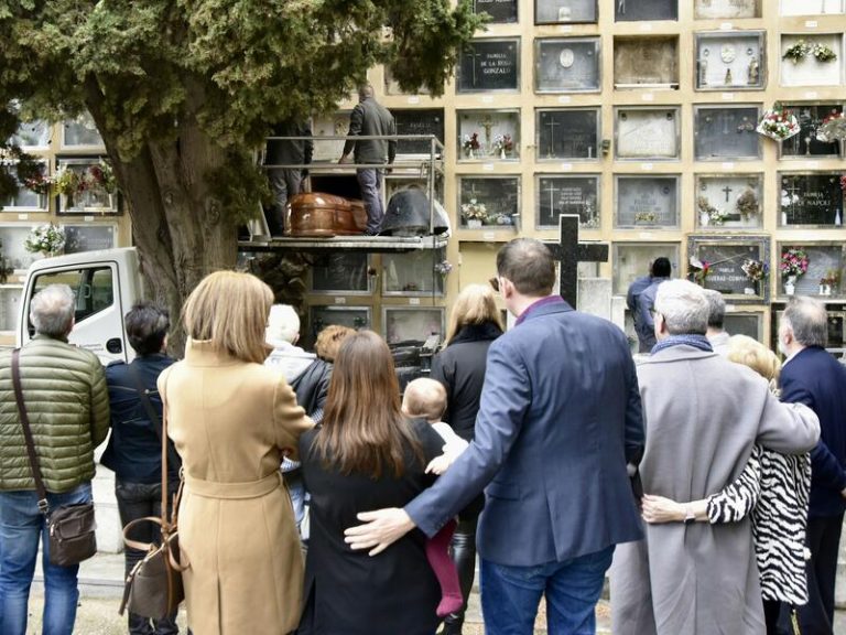 Último adiós a Silvia Tortosa: amigos y familiares se despiden de la actriz
