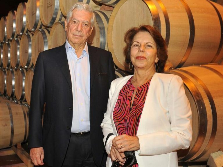 Mario Vargas Llosa ‘reaparece’ en un homenaje en Madrid tras los rumores sobre su estado de salud