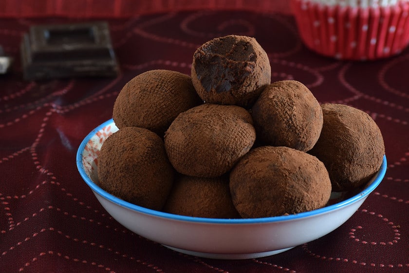 Aprende a hacer unas deliciosas trufas de chocolate variadas que quitan el hipo