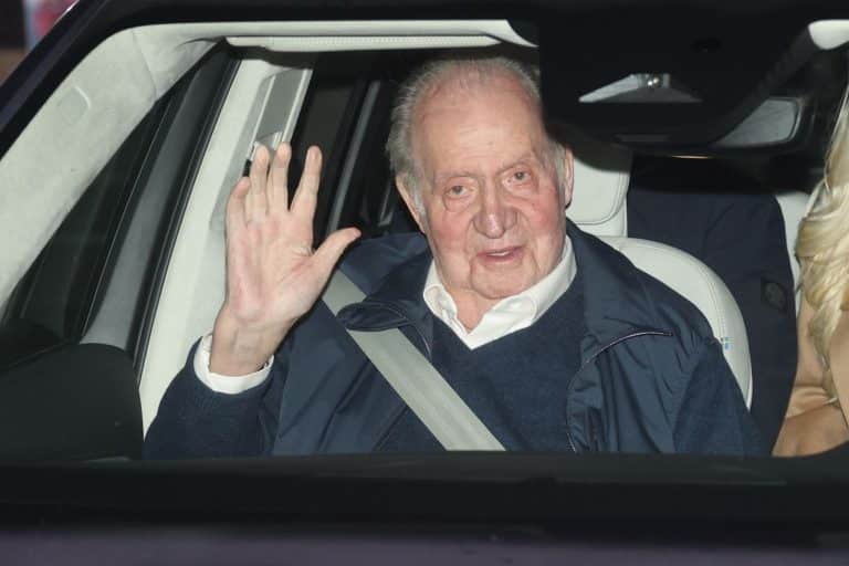 El Rey Juan Carlos cenó con la Infanta Elena y su amigo Pedro Campos en Cambados