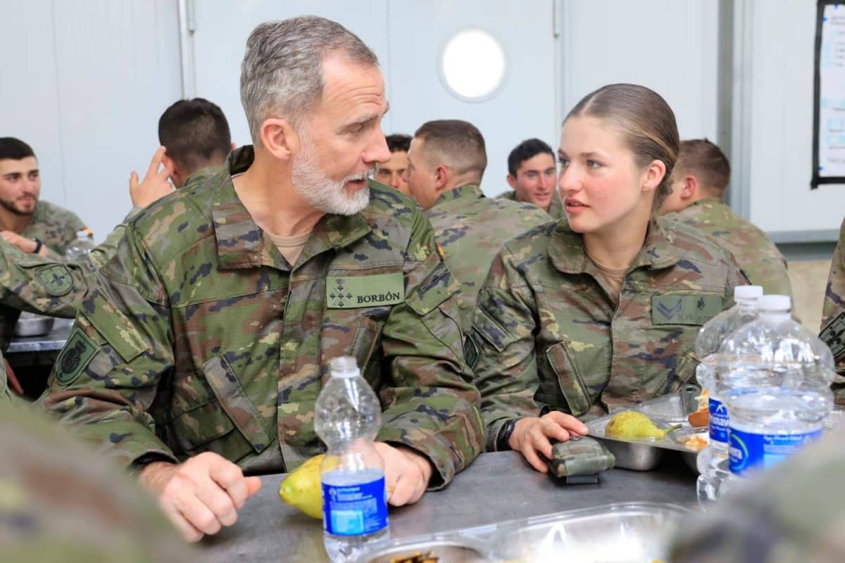 La comida de rancho que ha compartido Felipe VI en su visita sorpresa a Leonor