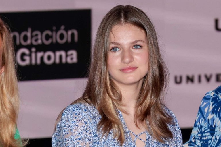 Leonor enamora a los mallorquines con su vestido boho