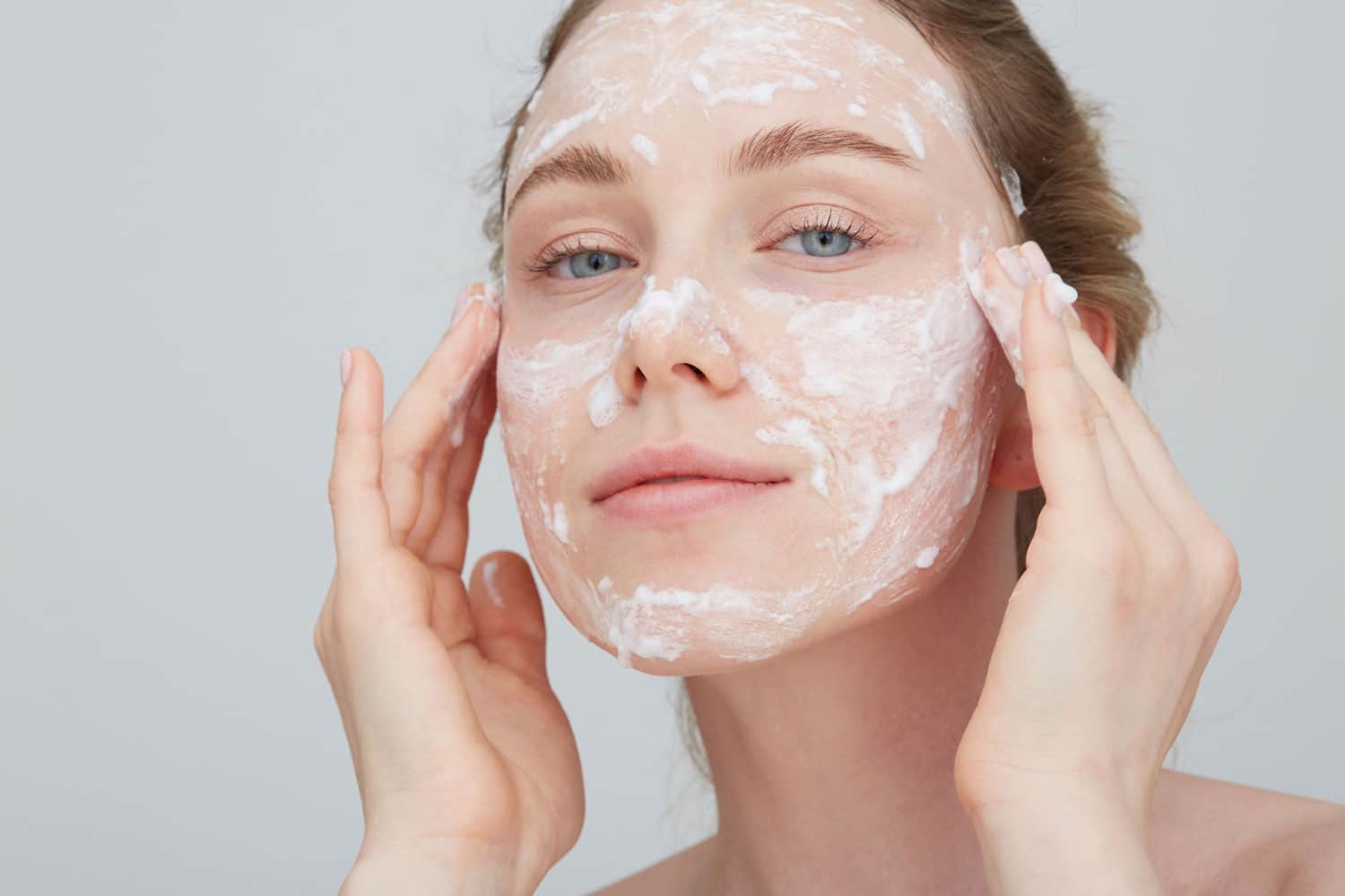 EXFOLIACIÓN NATURAL: RENOVACIÓN Y LUMINOSIDAD