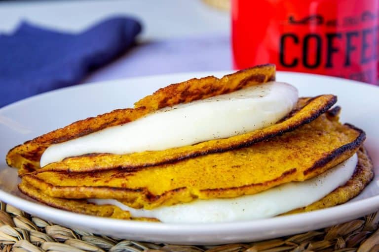 Delicia Venezolana: Cómo Hacer Cachapas Caseras de Maíz Tierno