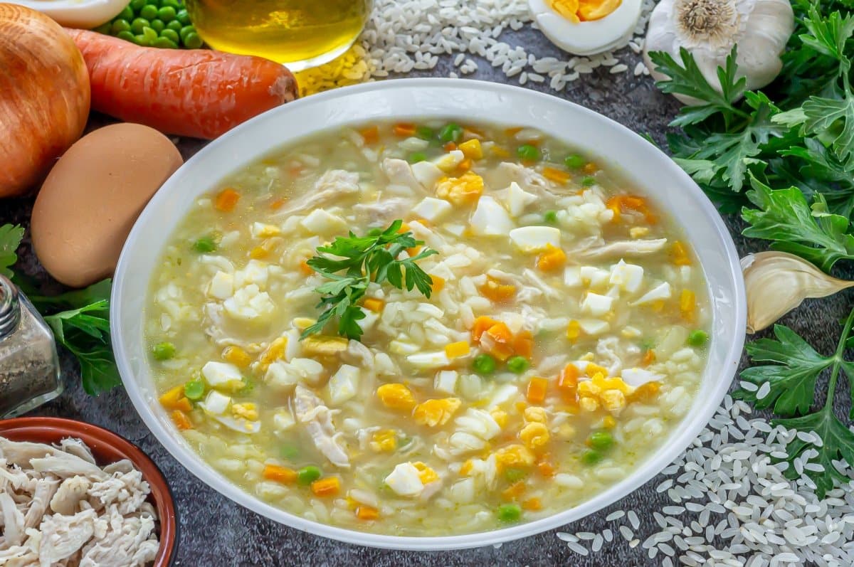 Sopa de arroz, ideal para estos días de frío intenso