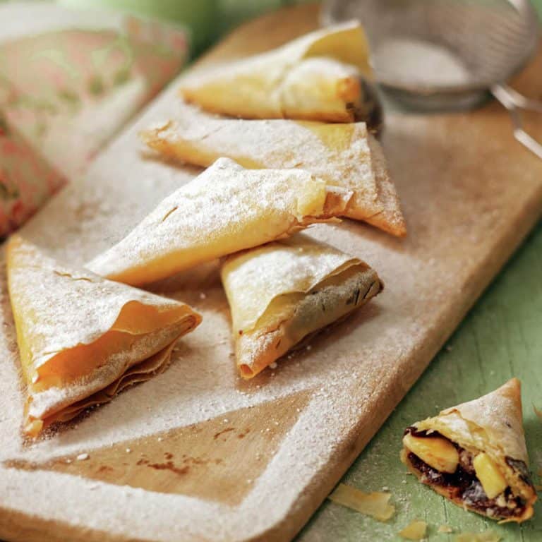 La irresistible receta de bocaditos de chocolate y plátano con pasta filo