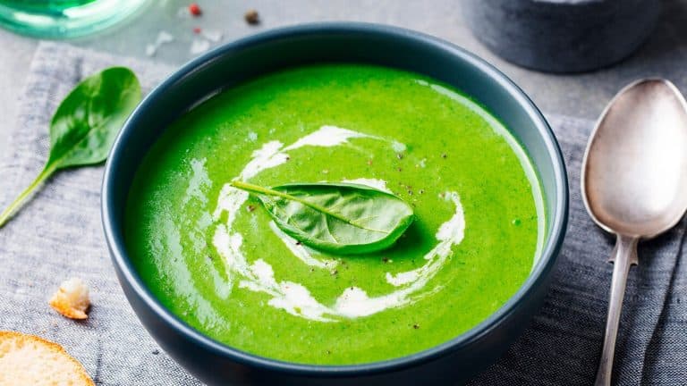 Crema de espinacas: una delicia de lo más saludable con verduras de temporada