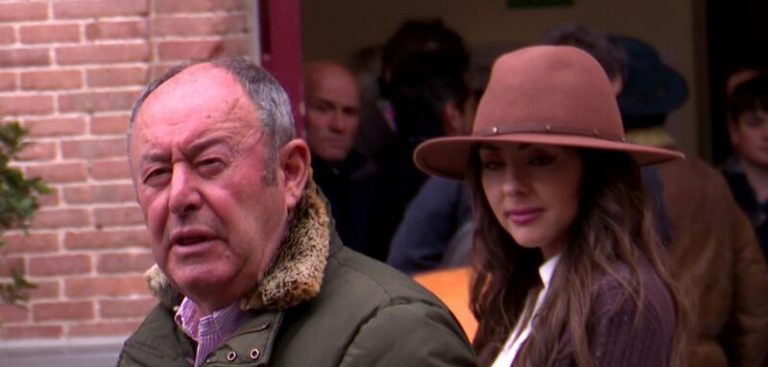Luis Miguel Rodríguez ‘El Chatarrero’ consolida su relación con una joven morena