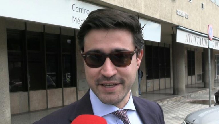 El abogado de Antonio Tejado afirma que su cliente está tranquilo mientras espera la decisión del juez sobre su libertad