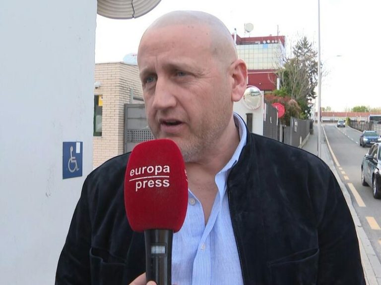 Gustavo Guillermo defiende a José María Almoguera