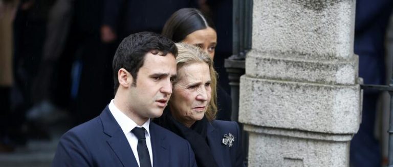 La infanta Elena protege a Froilán tras su comentadísima salida nocturna