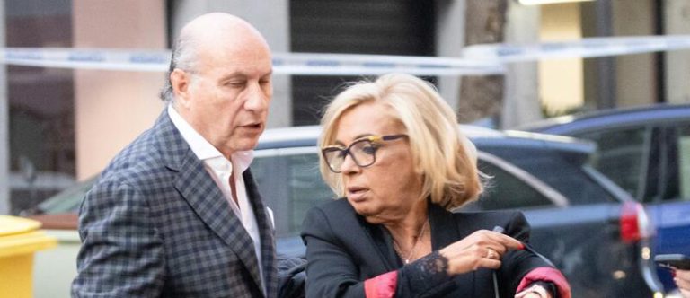 Carmen Borrego se refugia en su marido ante el drama que está viviendo