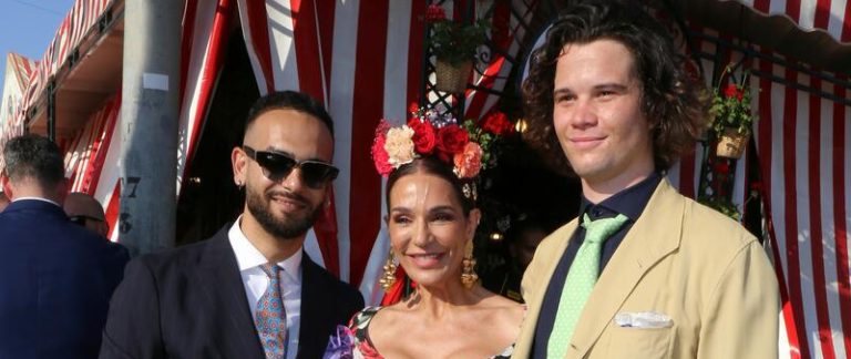 Raquel Bollo disfruta de la Feria de Abril con sus hijos