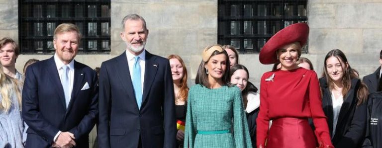 La Reina Letizia y Máxima no defraudan en su primer duelo de estilo. ¡Pura elegancia!