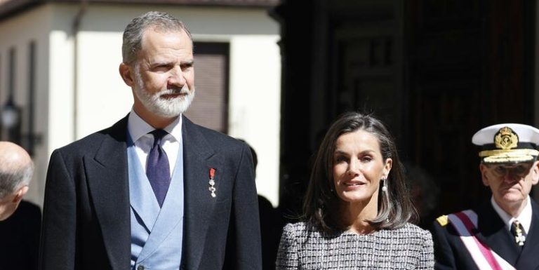 La Reina Letizia deslumbra con su estreno en el Premio Cervantes