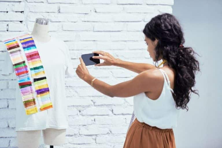 Así es la tecnología que utilizan muchas celebrities para crear su propio negocio de personalización textil