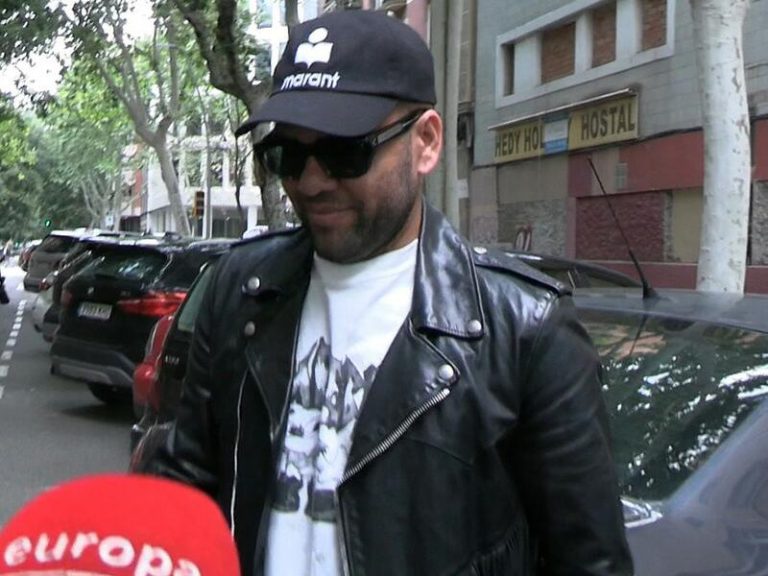 Dani Alves reacciona con una reveladora frase a los rumores de mudanza a Tenerife con Joana Sanz: «Solo hay una vida»
