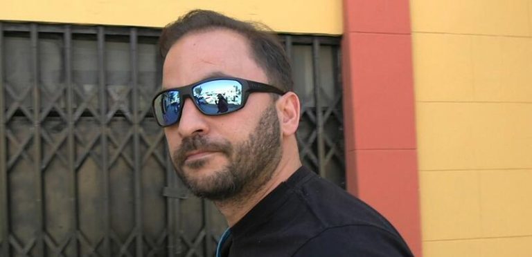 Antonio Tejado, cabeza alta y mirada al frente tras el estallido de Inmaculada Casal en directo