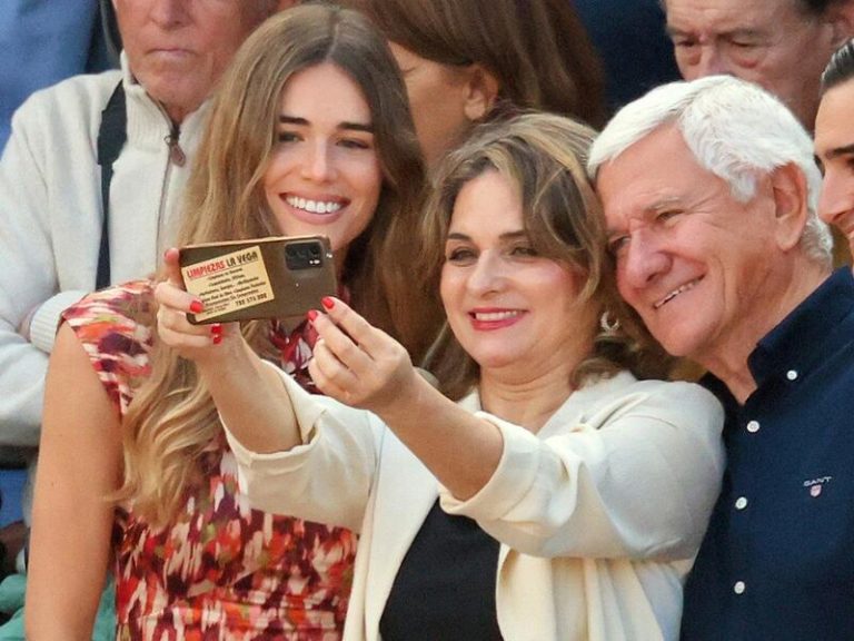 Los padres de Ana Soria, encantados de tener a Enrique Ponce como yerno, se pronuncian sobre su ‘sí quiero’