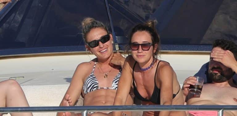 Alexia Putellas y Olga Ríos, la pareja de moda que revoluciona al fútbol femenino con sus besos