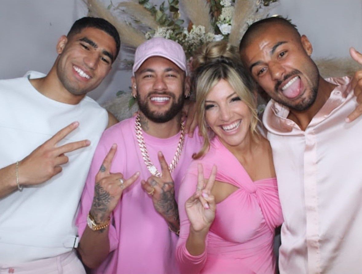 Los jugadores del Barça se van de fiesta a la mansión de Tita Nati en plena crisis